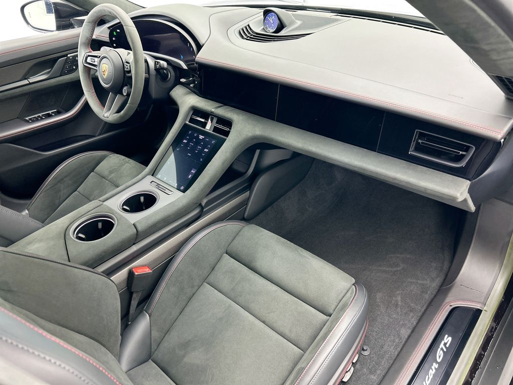 Thumbnail: 2023 Porsche Taycan - 20