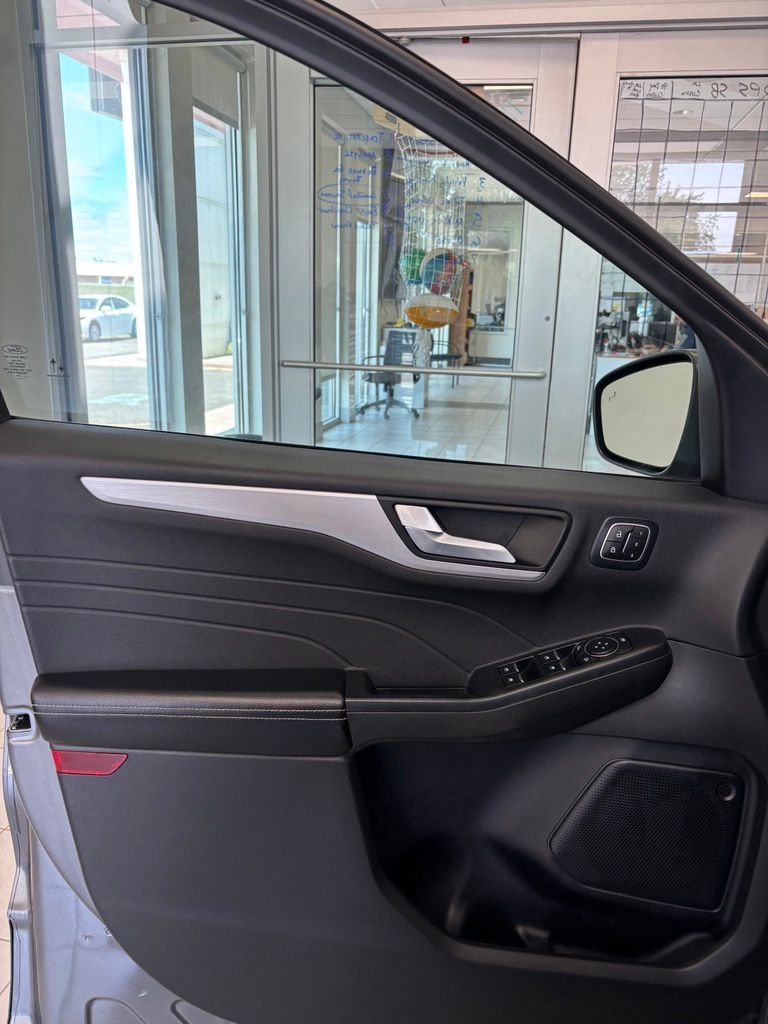 Used 2024 Ford Escape SUV