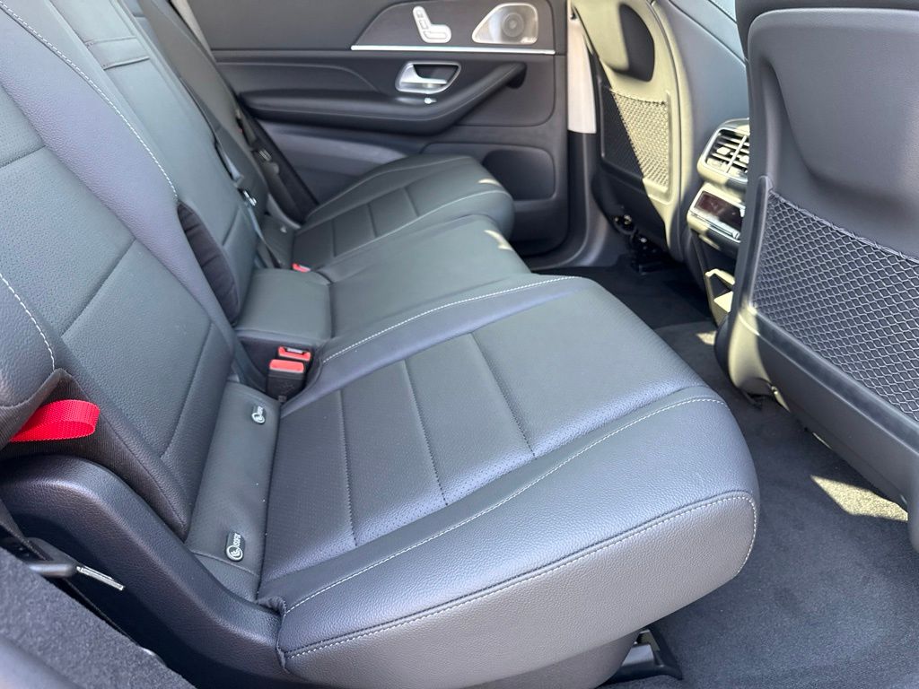 Thumbnail: 2026 Mercedes-Benz GLS - 23