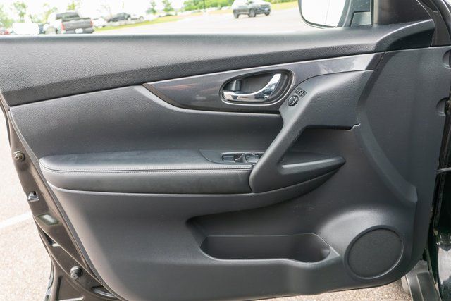 2019 Nissan Rogue SV Black at Bob Ruth Ford