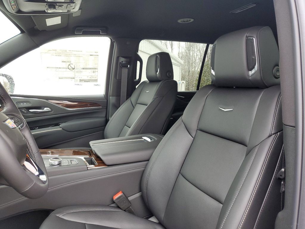 2024 Cadillac Escalade ESV Luxury 23