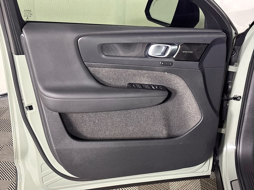 2022 Volvo C40 Recharge Pure Electric Ultimate