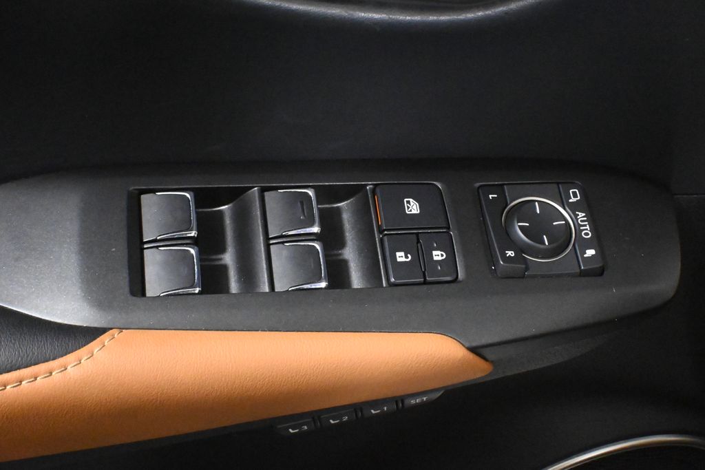 2020 Lexus NX Hybrid 300h 32