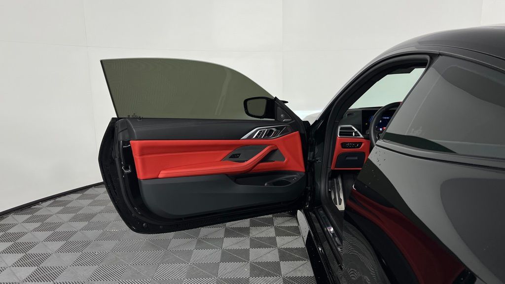 Thumbnail: 2025 BMW M4 - 15