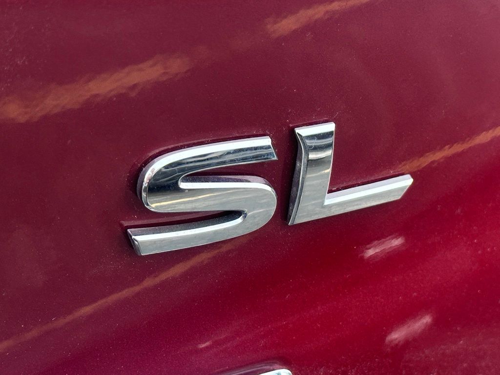 Used 2015 Cayenne Red Nissan 2.5 SL image 6