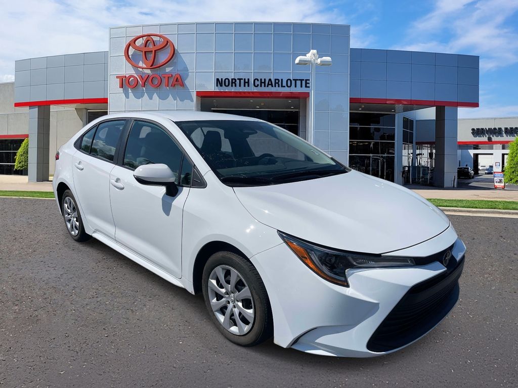 2025 Toyota Corolla LE FWD