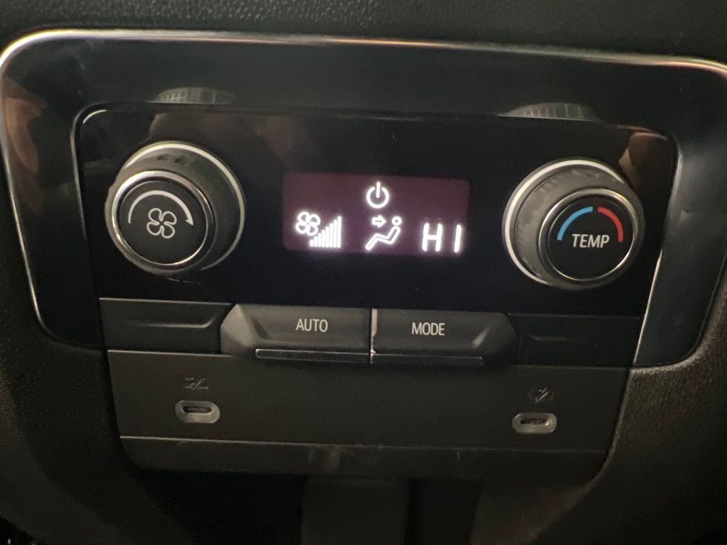 Used 2023 White Chevrolet LT image 34