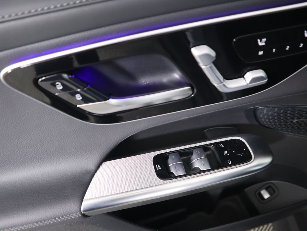 Thumbnail: 2026 Mercedes-Benz GLC - 24