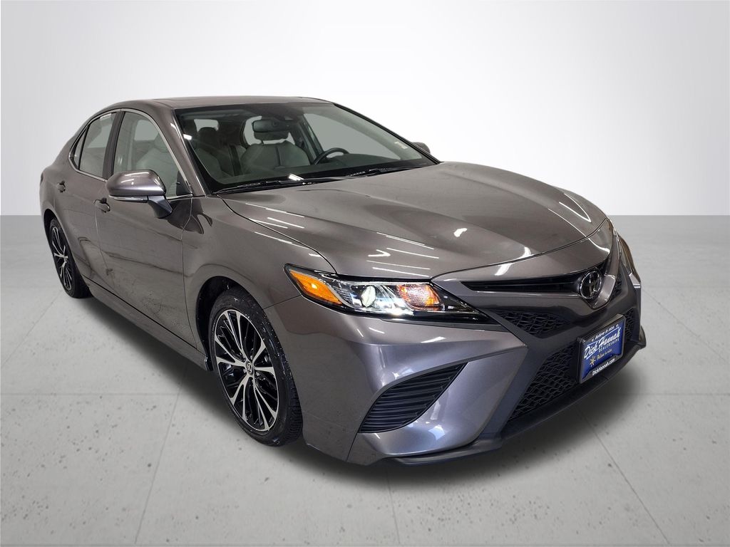 2020 Toyota Camry SE