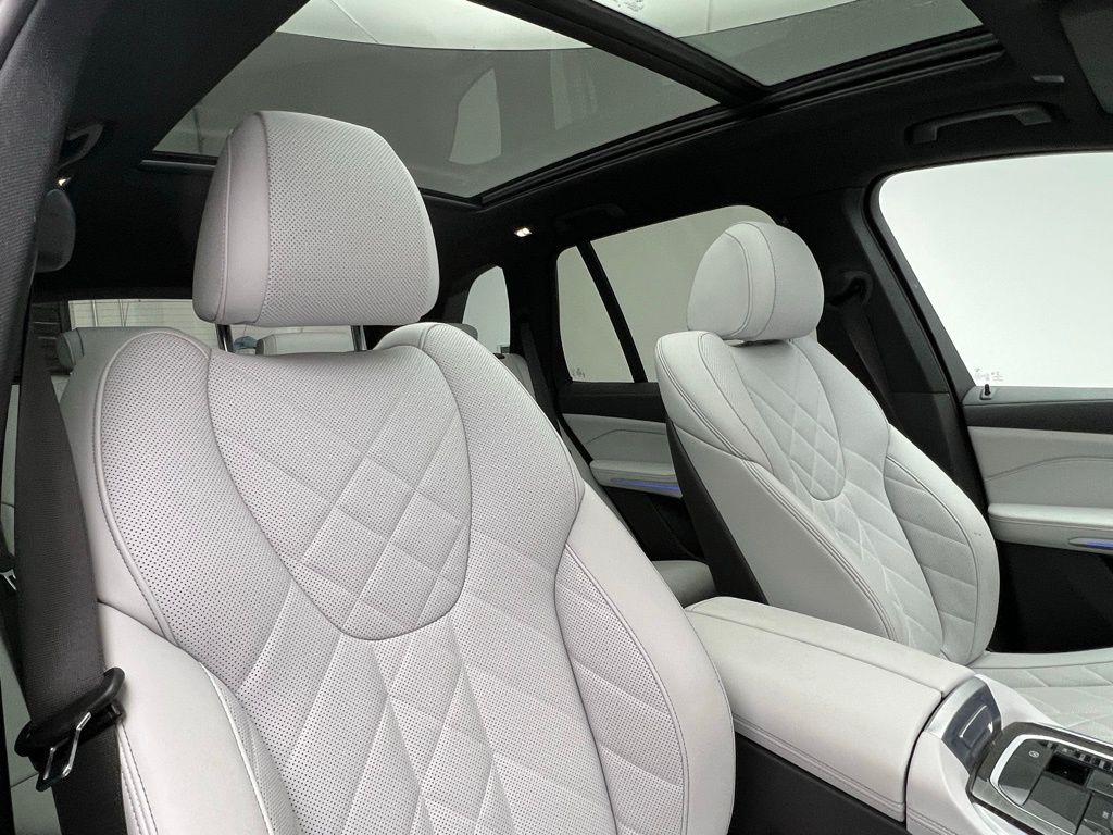 Thumbnail: 2023 BMW X5 - 7