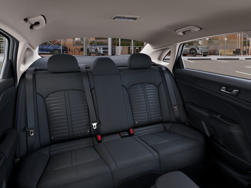 New 2025 Snow White Pearl Kia LXS image 16