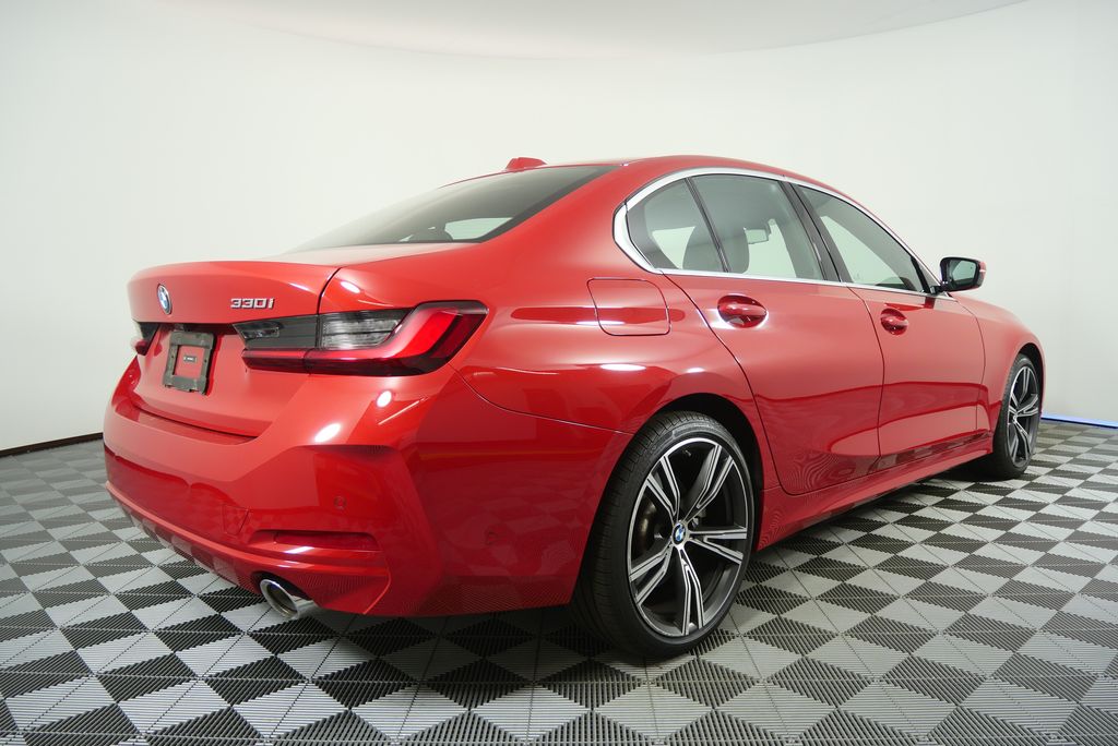 Thumbnail: 2024 BMW 3 Series - 3