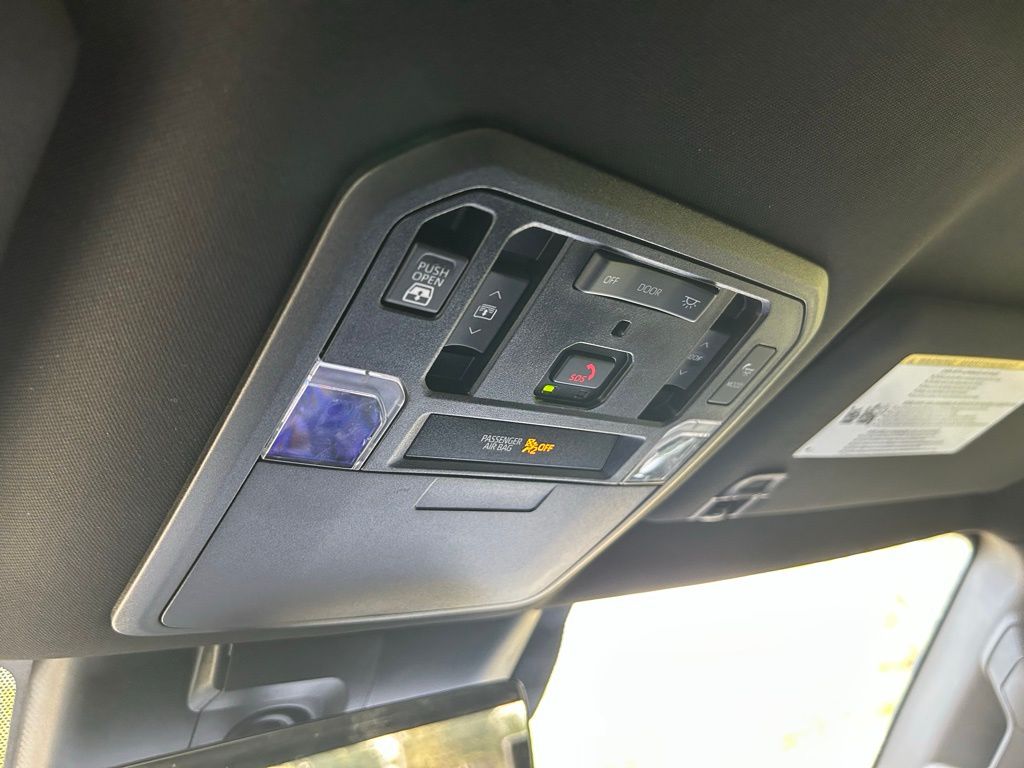 2022 Toyota Tundra Platinum 32