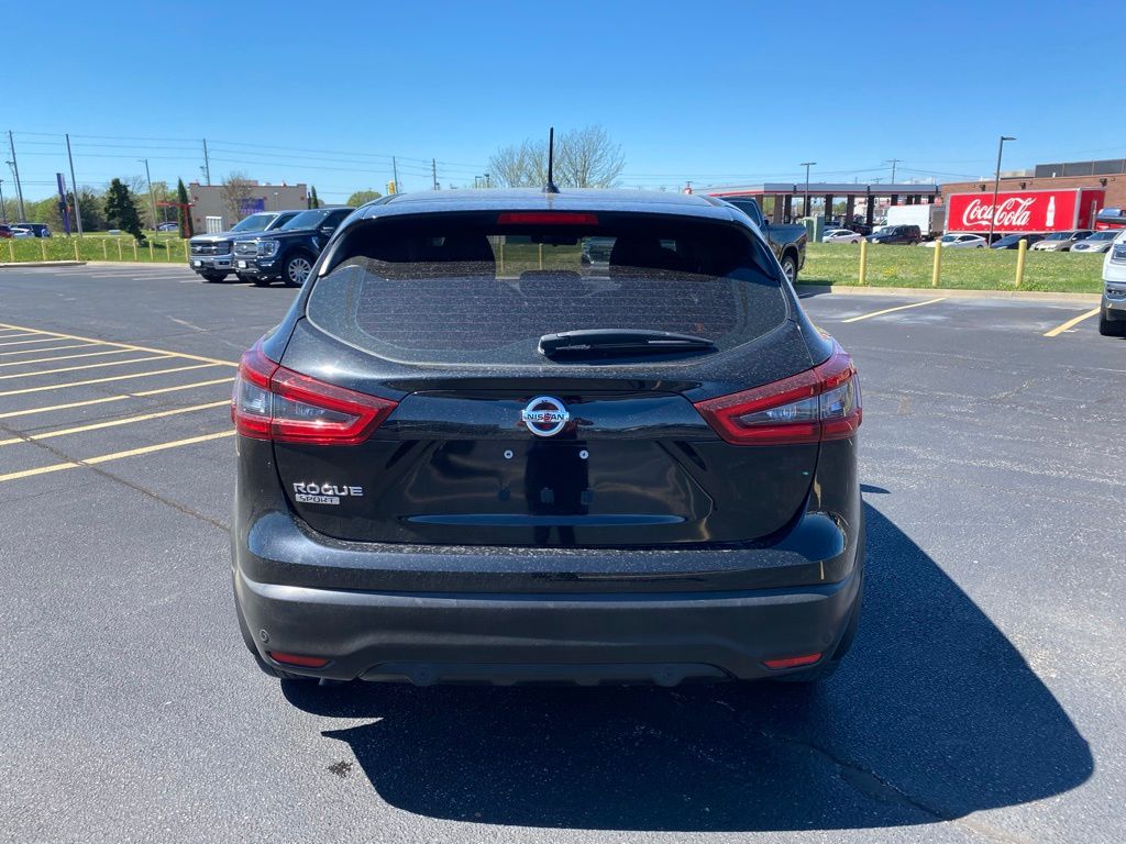 View vehicle photo 7