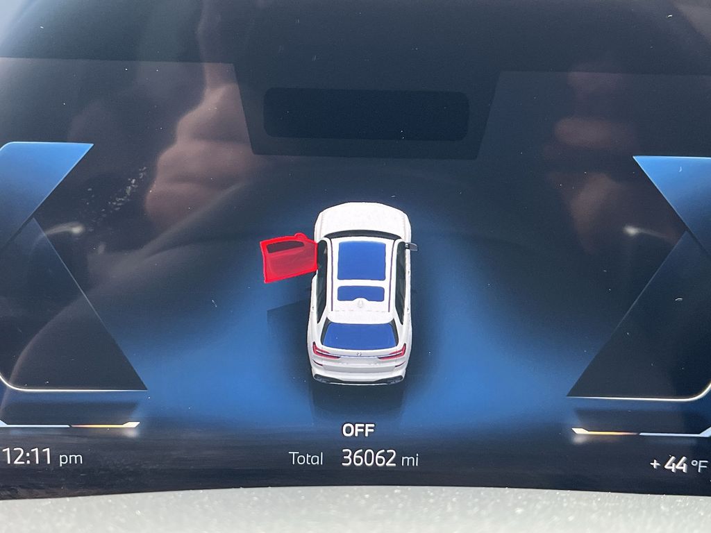 Thumbnail: 2023 BMW X7 - 15