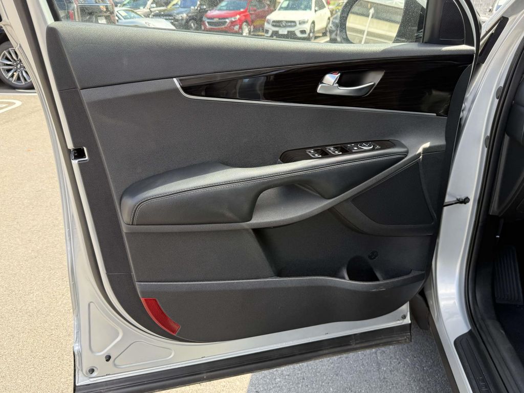 Thumbnail: 2019 Kia Sorento - 32