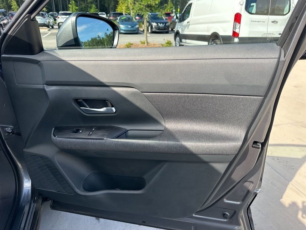 2025 Gun Metallic Nissan Kicks SV FWD SUV