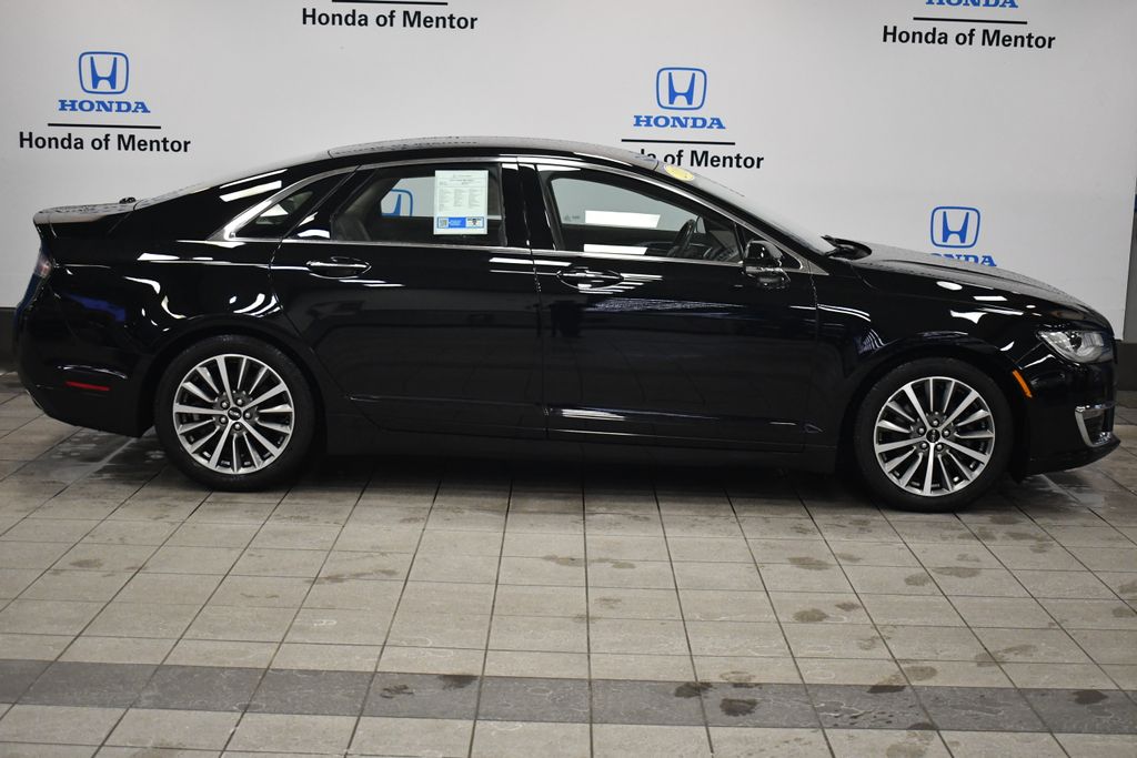 Thumbnail: 2017 Lincoln MKZ - 8