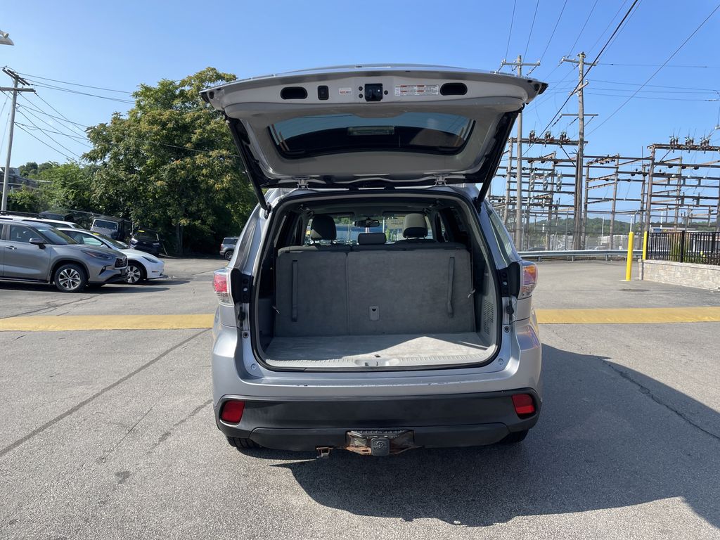 Used 2016 Toyota Highlander SUV