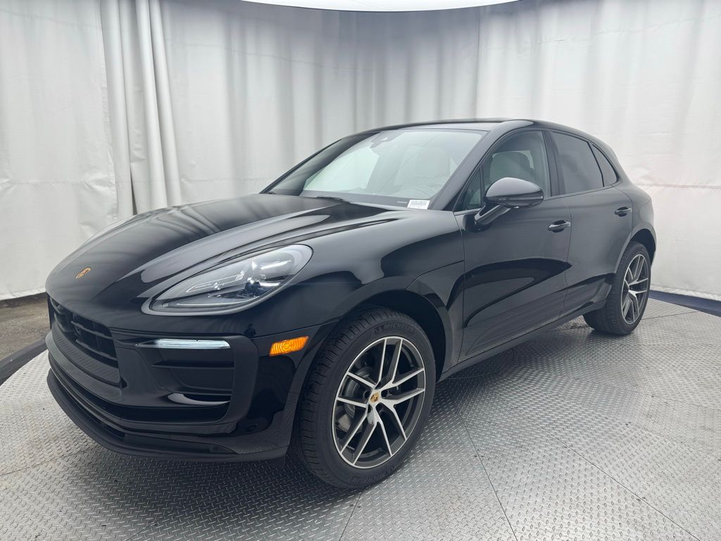 Thumbnail: 2025 Porsche Macan - 1