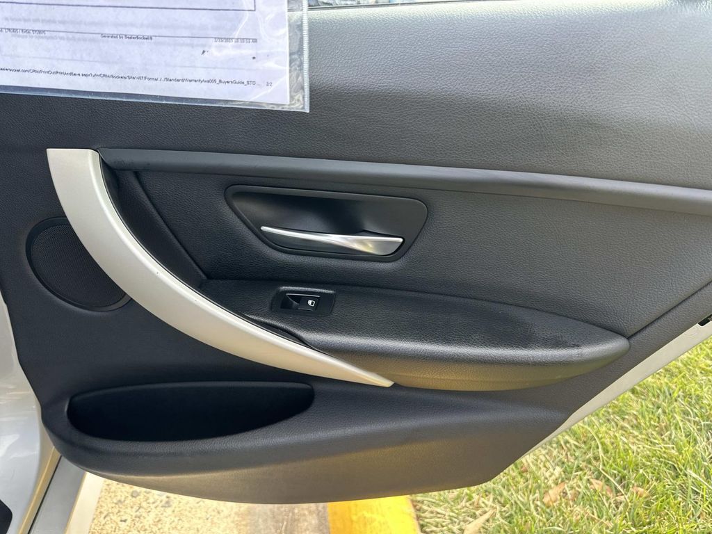 Thumbnail: 2015 BMW 3 Series - 22