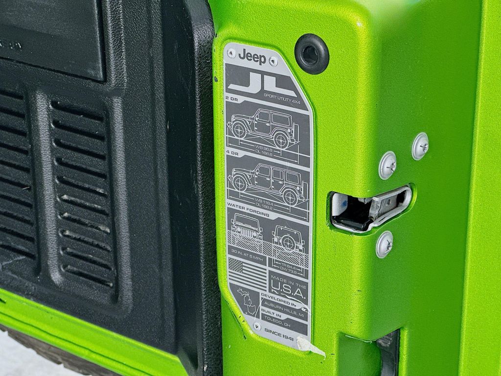 Used 2019 Green Jeep Unlimited Sport S image 37