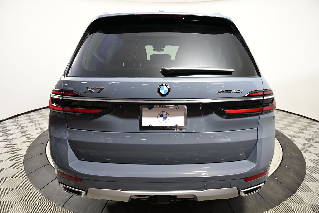 Thumbnail: 2026 BMW X7 - 4