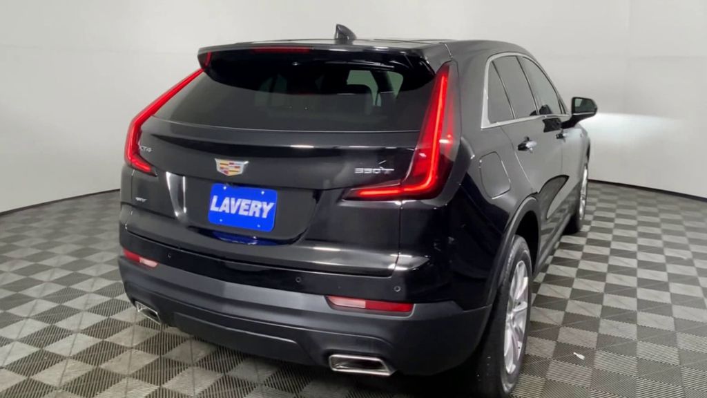 2022 Cadillac XT4 Luxury 8