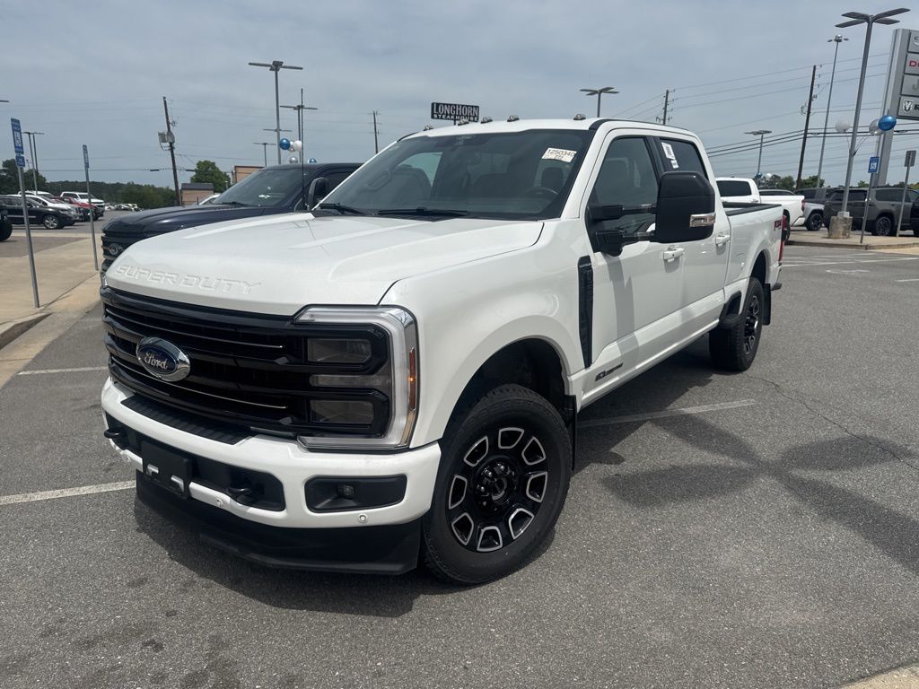 White 2025 Ford F-250 Super Duty Platinum Crew Cab 4WD Pickup Truck Four-Wheel Drive Automatic