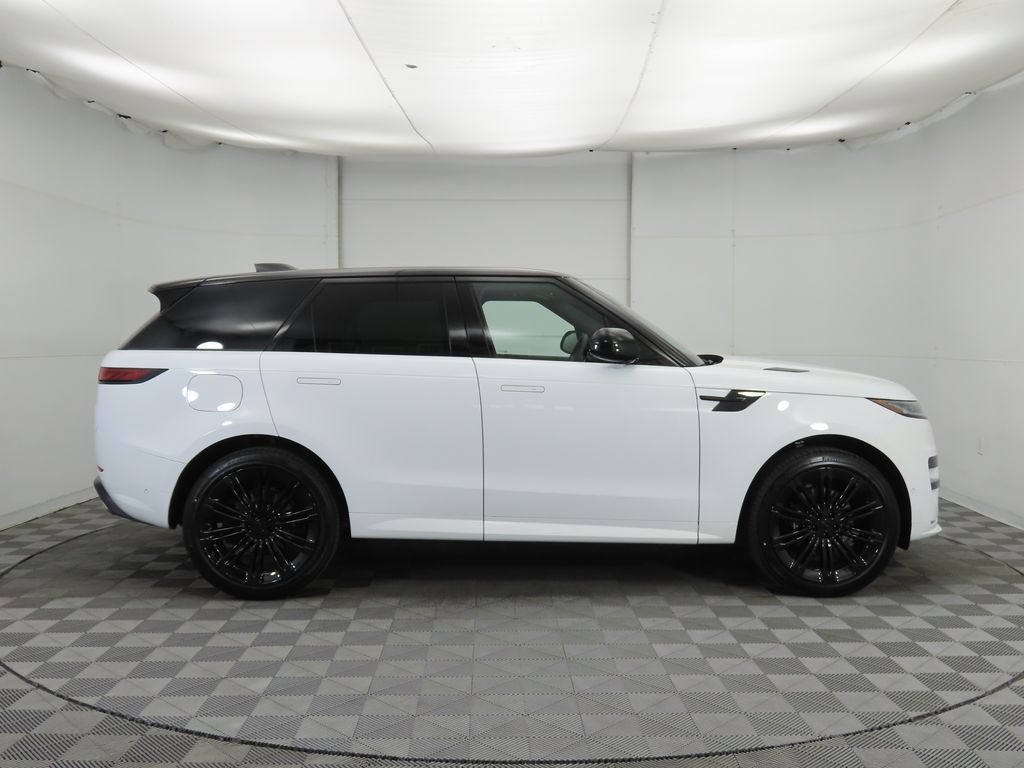Thumbnail: 2026 Land Rover Range Rover Sport - 4