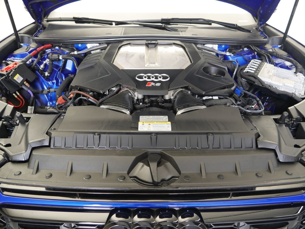 Thumbnail: 2023 Audi RS 6 - 12