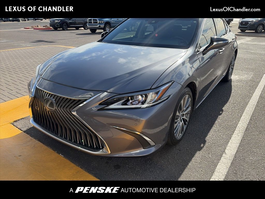 Thumbnail: 2019 Lexus ES - 1