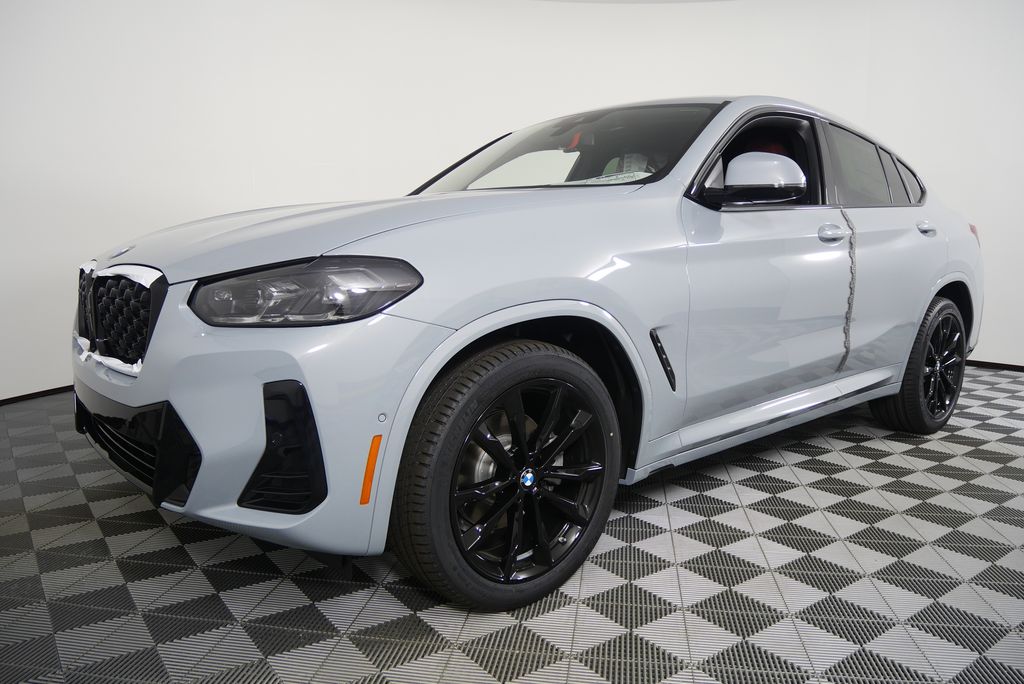 Thumbnail: 2025 BMW X4 - 8