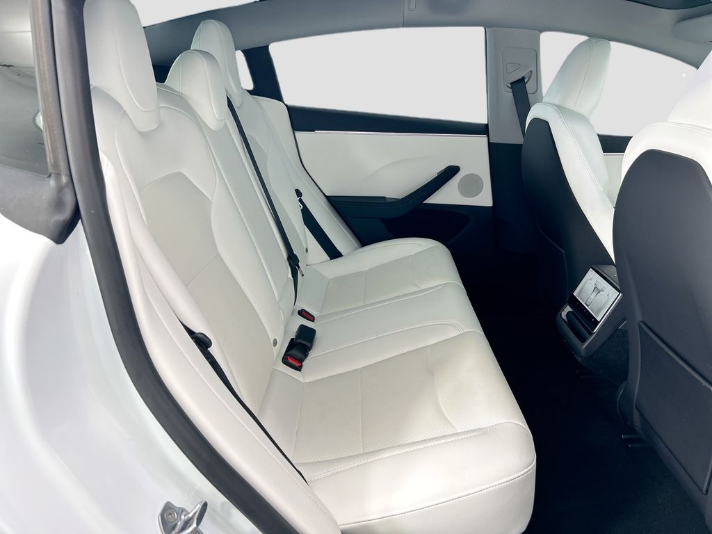 Thumbnail: 2025 Tesla Model 3 - 23