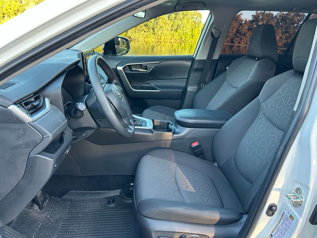 Thumbnail: 2022 Toyota RAV4 - 14