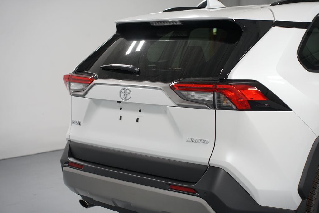 Thumbnail: 2025 Toyota RAV4 - 9