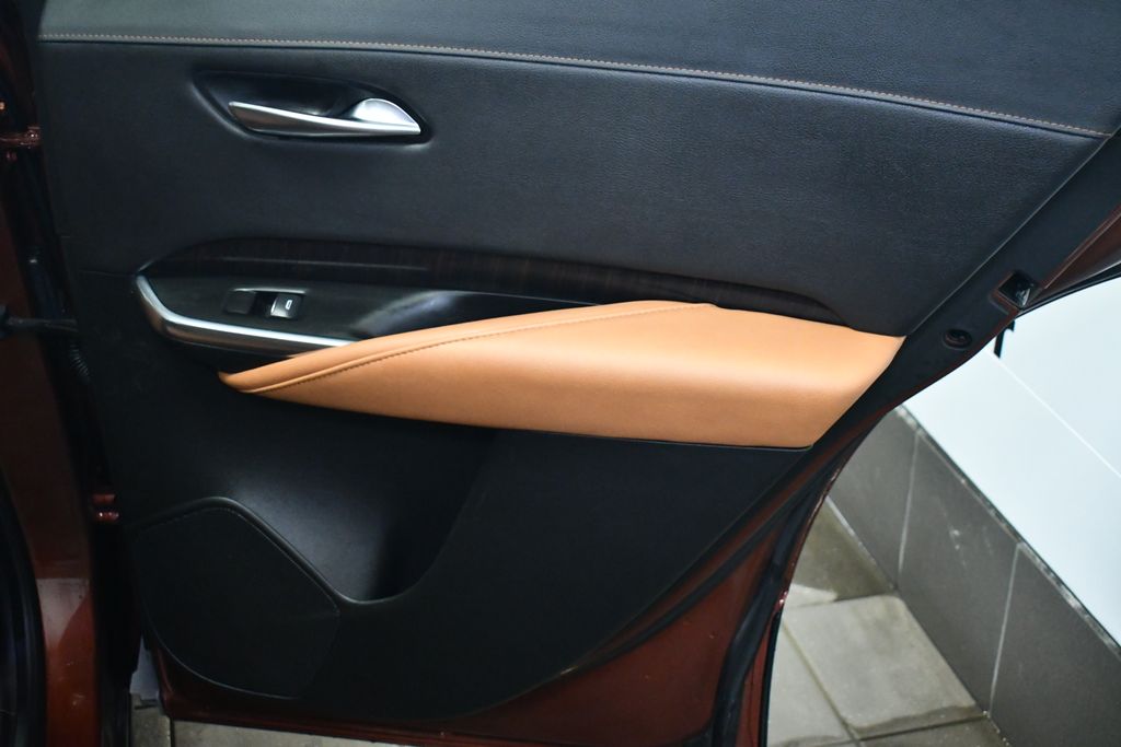 Thumbnail: 2019 Cadillac XT4 - 30