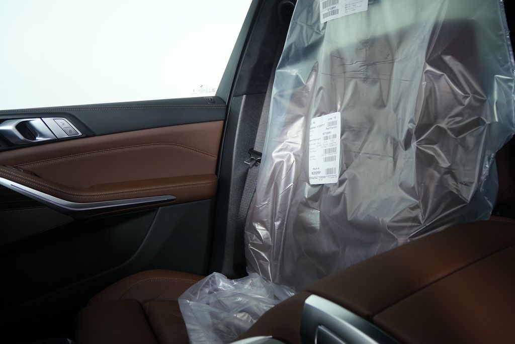 Thumbnail: 2026 BMW X7 - 24