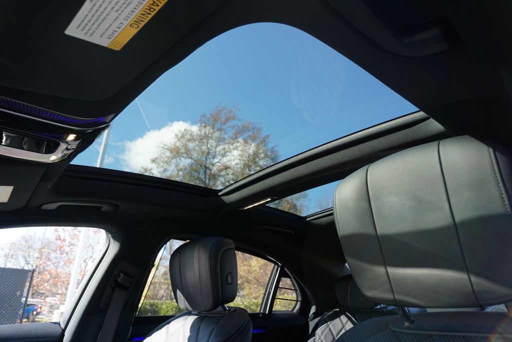 Thumbnail: 2022 Mercedes-Benz S-Class - 12