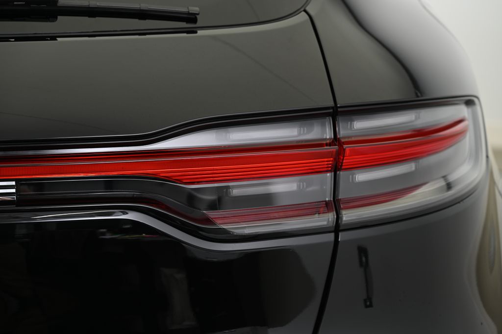 Thumbnail: 2025 Porsche Macan - 14