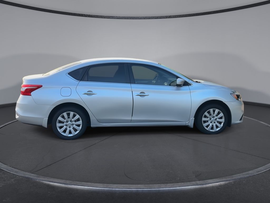 Thumbnail: 2019 Nissan Sentra - 9