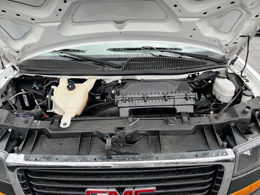 2024 GMC Savana Cargo Work Van - Photo 25