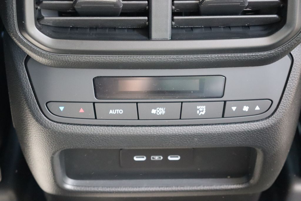 2025 Honda Pilot Touring 18