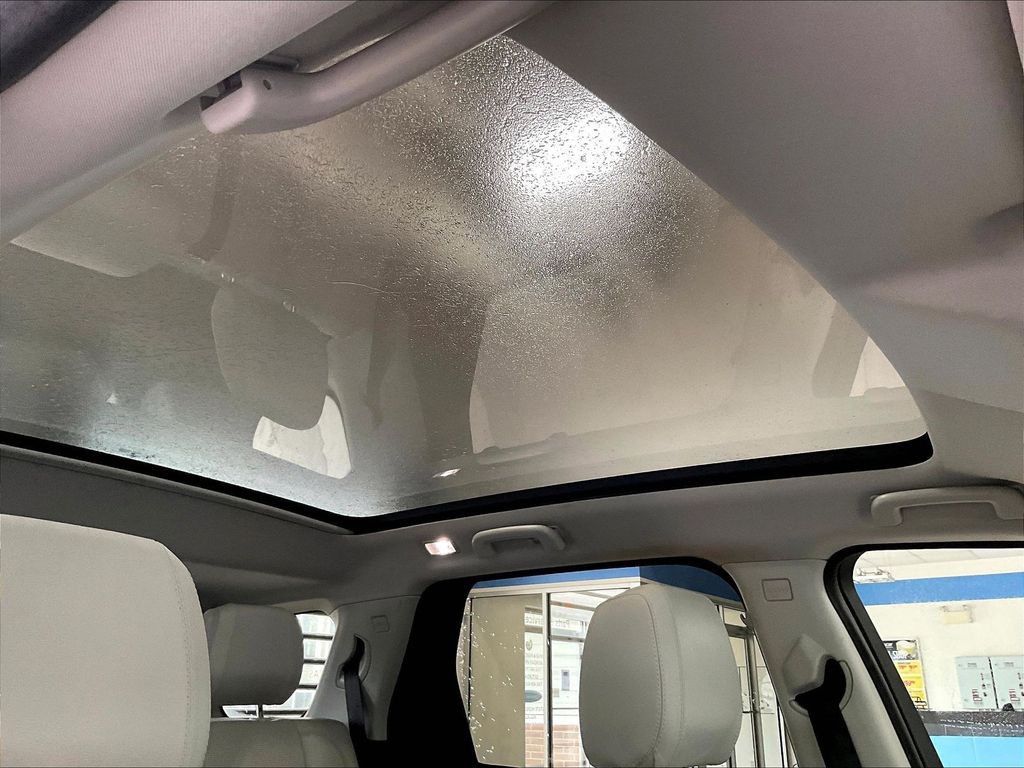 2019 Land Rover Discovery Sport — photo 19