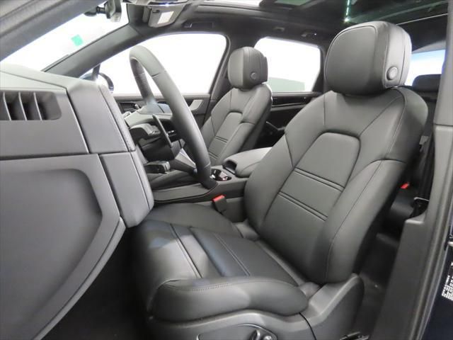 Thumbnail: 2026 Porsche Cayenne - 5