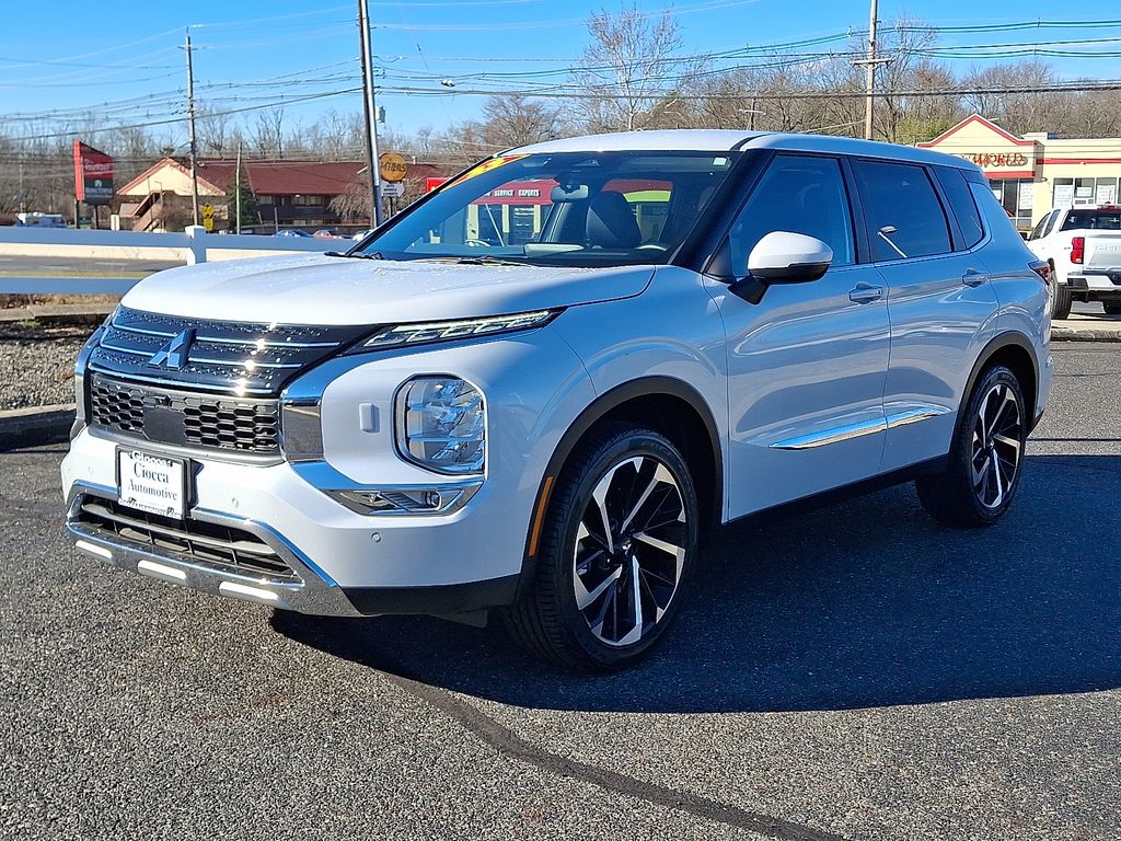 used 2023 Mitsubishi Outlander car, priced at $21,502