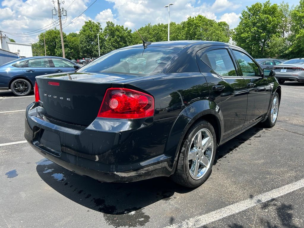 Thumbnail: 2013 Dodge Avenger - 5