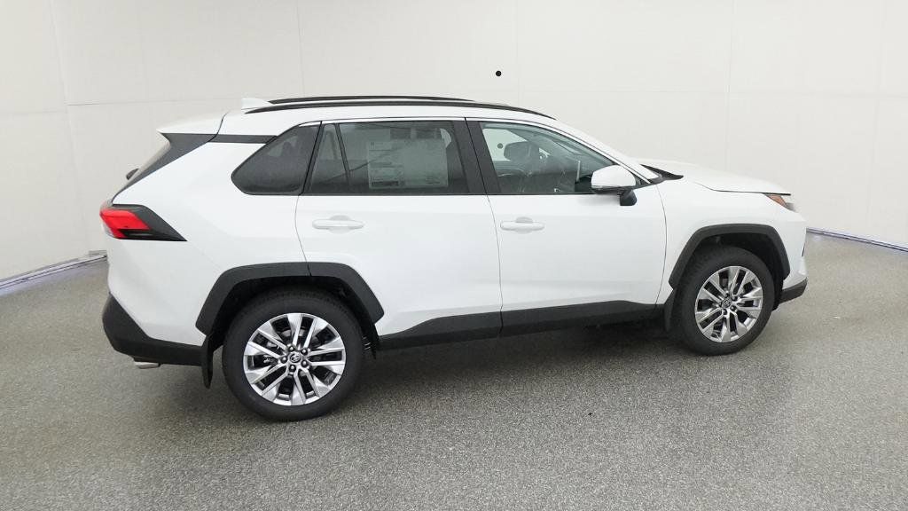 Thumbnail: 2025 Toyota RAV4 - 27