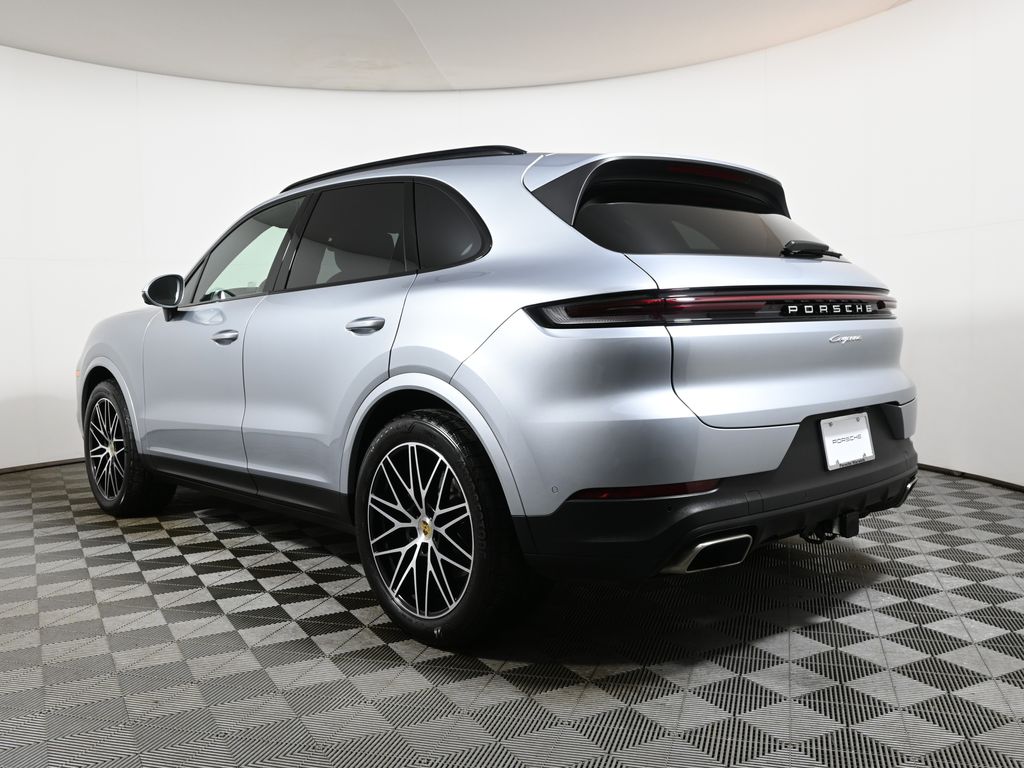 Thumbnail: 2024 Porsche Cayenne - 3