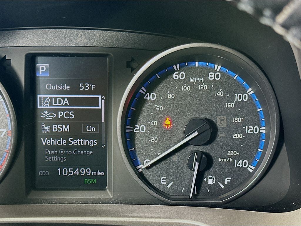 Thumbnail: 2018 Toyota RAV4 - 12